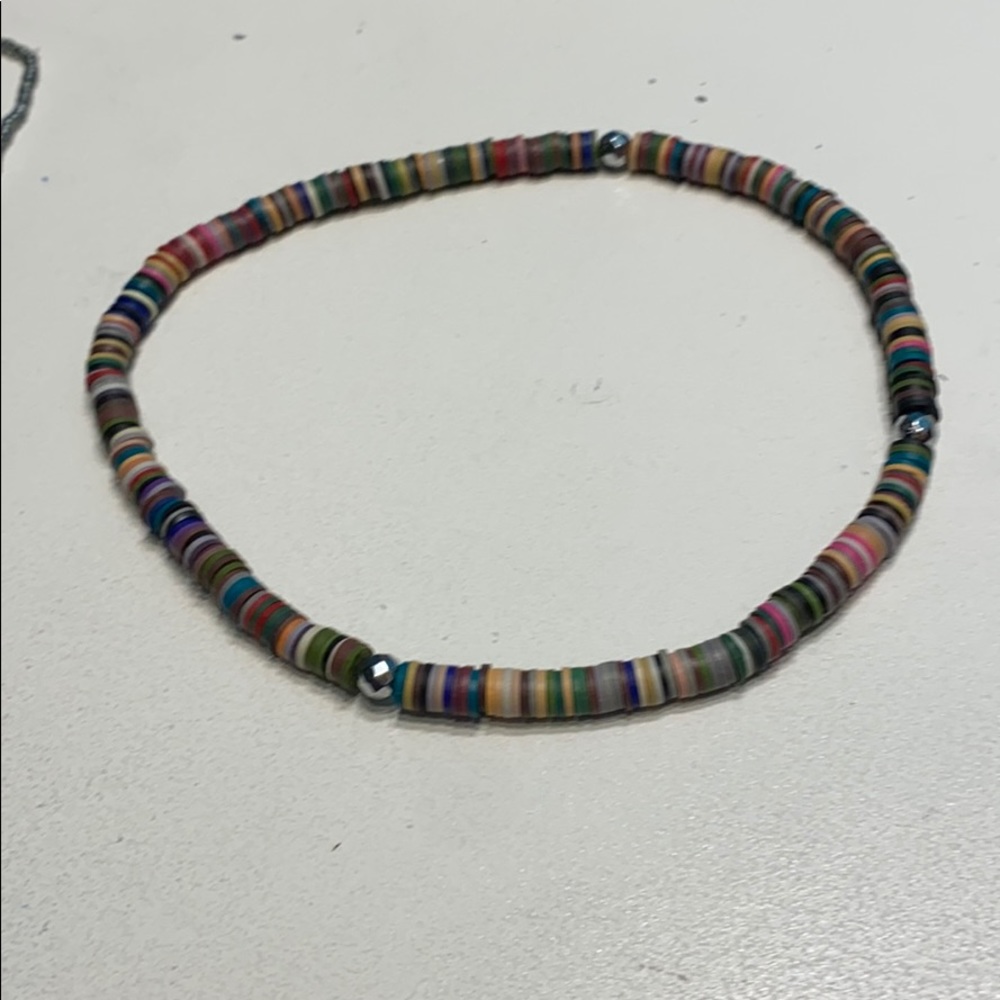 A choker/necklace
